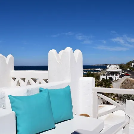 Kanale's & 4* Naousa (Paros)