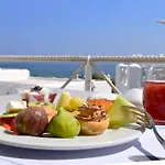 Ξενοδοχείο Kanale's & 4*
