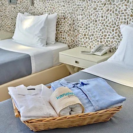 Kanale's & Hotel Naousa (Paros)