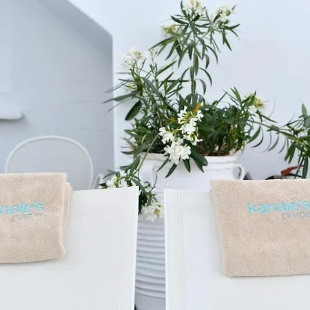 Kanale's & 4* Naousa (Paros)