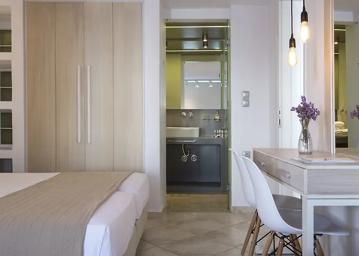 Ξενοδοχείο Kanale's & 4*